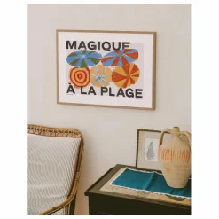 Hôtel Magique Affiche Magique à la Plage, Suzanne Lustig Multicolore