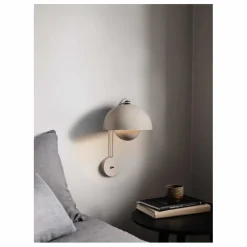 & Tradition Applique Flowerpot VP8 |