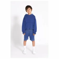 Enfant Finger in the nose Bermuda Yard |