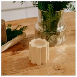 The Socialite Family Bougie parfumée La Candela senteur feu de bois | Crème Sale