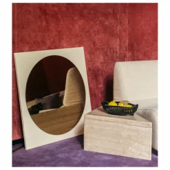 The Socialite Family Bout de canapé Triangolo en travertin