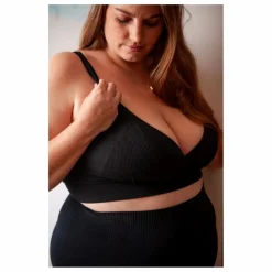 Femme Mama Hangs Brassière d'allaitement |