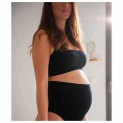 Mama Hangs Brassière Everyday | Noir Best