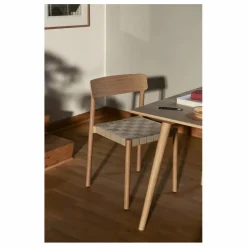 & Tradition Chaise Betty TK1, piètement en bois Naturel Discount