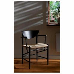 & Tradition Chaises, Tabourets, Bancs|Chaise Drawn HM4 en bois avec accoudoirs |