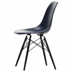 Vitra Chaise DSW Fiberglass - piètement en érable - Charles & Ray Eames | Eames Navy Blue Best
