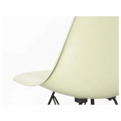 Vitra Chaise DSW Fiberglass - piètement en érable - Charles & Ray Eames |