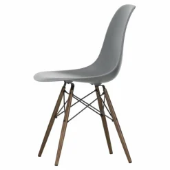 Vitra Chaise DSW plastic - piètement érable - Charles & Ray Eames | Granite Online