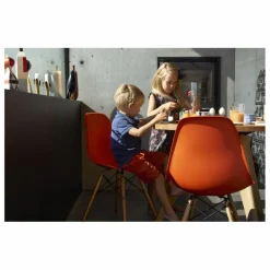 Vitra Chaise DSW plastic - piètement érable - Charles & Ray Eames |