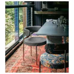 The Socialite Family Chaise Libera en tissu rayé |