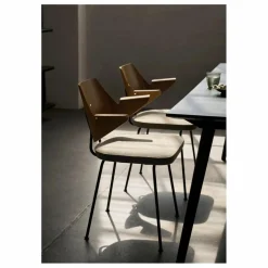 & Tradition Chaise RFH RD7, Robin Day | Gris foncé Outlet