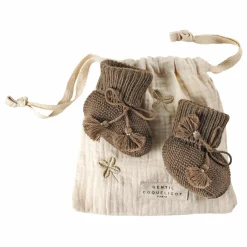 Gentil Coquelicot Chaussons en tricot et pochon brodé | Chocolat Clearance