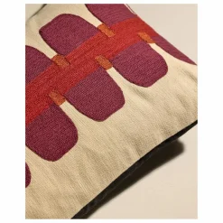 Maison Sarah Lavoine Coussin brodé Cadence | Rouge New