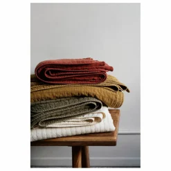 Madam Stoltz Linge De Lit|Couvre-lit matelassé en coton |