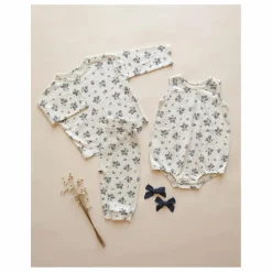 Rylee + Cru Ensemble T-shirt et Pantalon Fleuri |