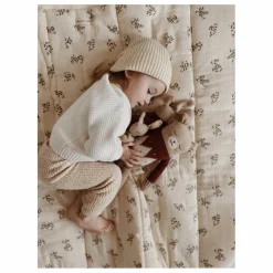 Main Sauvage Grand doudou lapin pull jacquard |