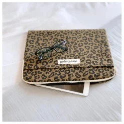 Femme Rose in April Accessoires High-Tech|Accessoires High-Tech|Housse d'ordinateur Graou |