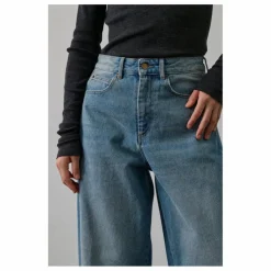 Femme Soeur Jean Eliott |