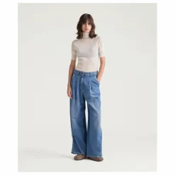 Momoni Jean Oak | Bleu Online