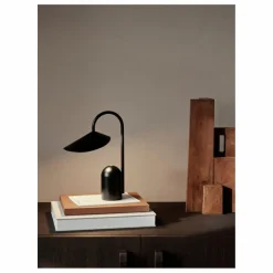 Ferm Living Lampe à poser Arum | Noir Online