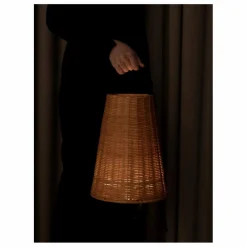 Ferm Living Luminaires|Lampe à poser Porti en rotin