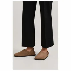 A. Emery Sabots Louis Suede | Beige New