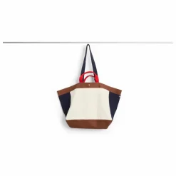 Femme Hay Sac Weekend |