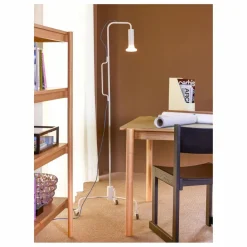 Hübsch Table à manger en chêne Oblique | Olive