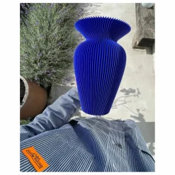 Hot Manu Matters Vase Betty | Bleu Klein